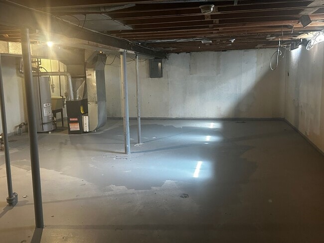 Building Photo - BEAUTIFUL 3 BEDROOM HOME