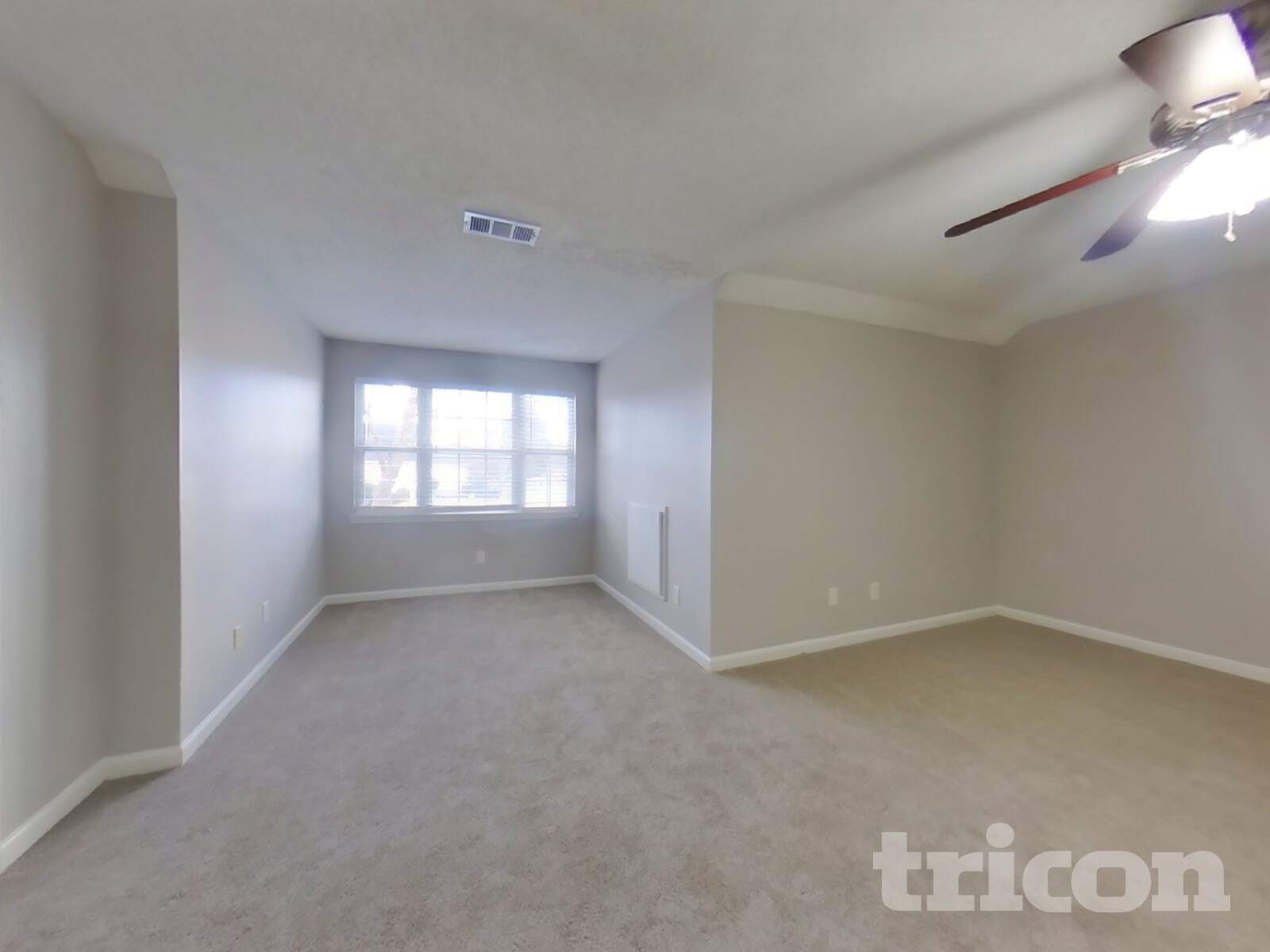 Building Photo - 5021 Meadow Trce