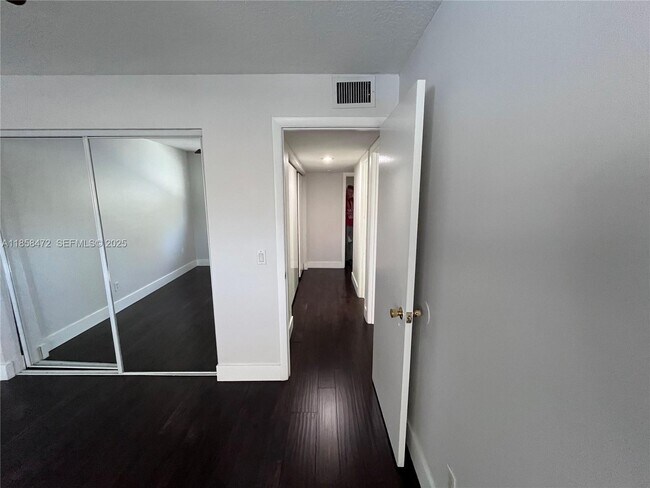 Building Photo - 11246 NW 14th Ct