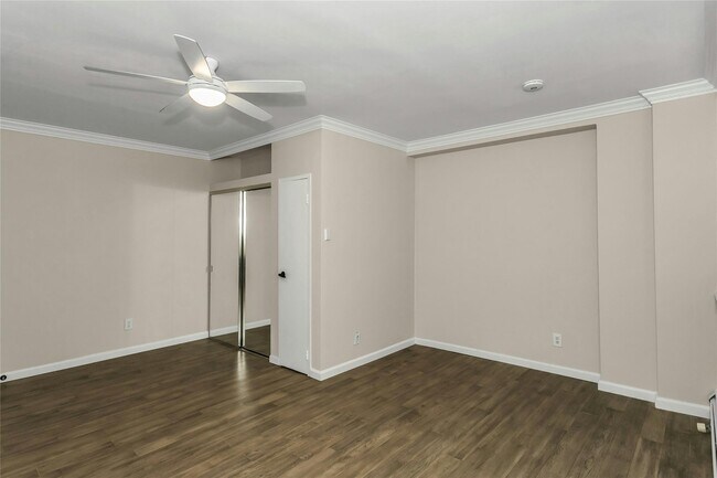 Building Photo - 310 Riverside Blvd