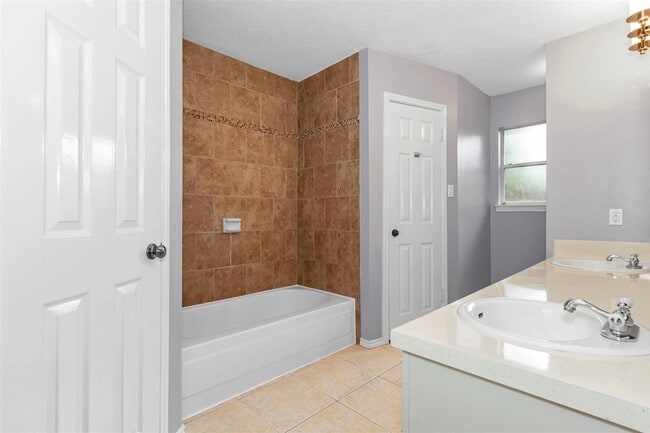 Building Photo - 73 Timberspire Ln