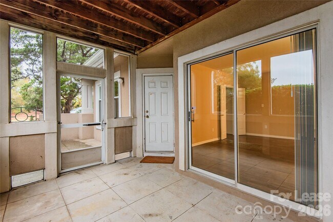 Building Photo - 9205 Ravenwing Dr