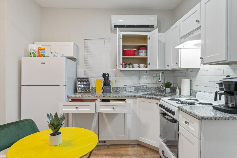 Building Photo - 987 Dimmock St SW