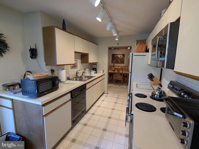 Building Photo - 14217 Quail Crk Wy