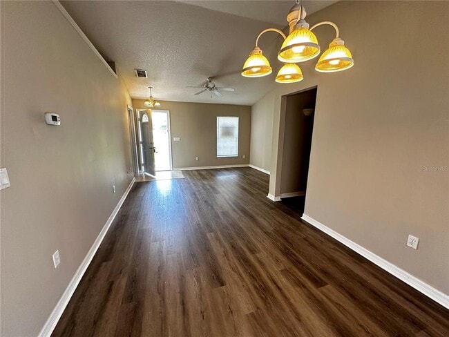 Building Photo - 9 Cedar Cir