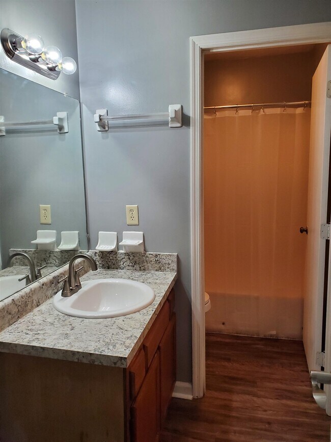 Building Photo - 2903 Woodrich Dr