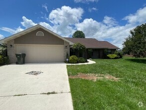 Building Photo - MOVE IN READY