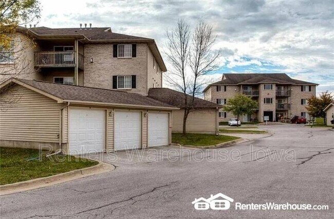 Building Photo - 10161 Sutton Dr