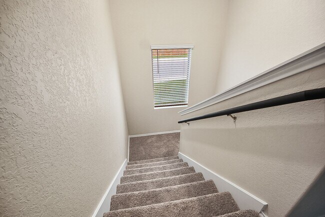 Building Photo - 4 Bedroom/3 Bath Redbird Ranch Subdivision