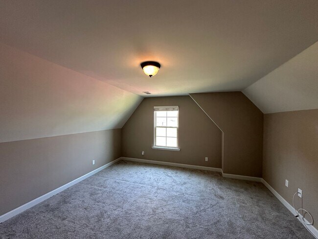 Building Photo - AVAILABLE NOW IN SOUTHAVEN! Spacious 4BR Home with Bonus Room & Fenced Yard