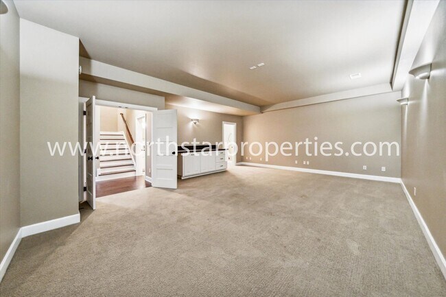 Building Photo - New Exquisitely Designed Dream Home in Lake Oswego.