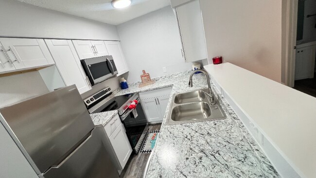 Building Photo - 4620 Miller Ave