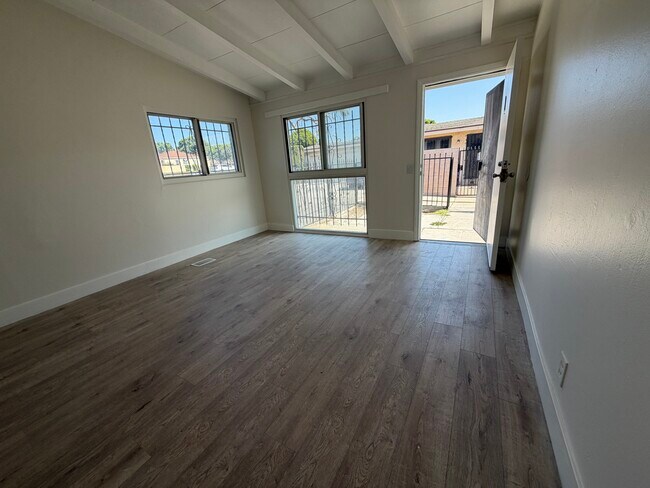 Building Photo - 2612 W Century Blvd