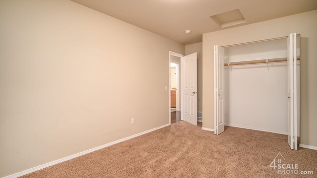 Building Photo - Beautiful East Anchorage 4 Bedroom Townhome