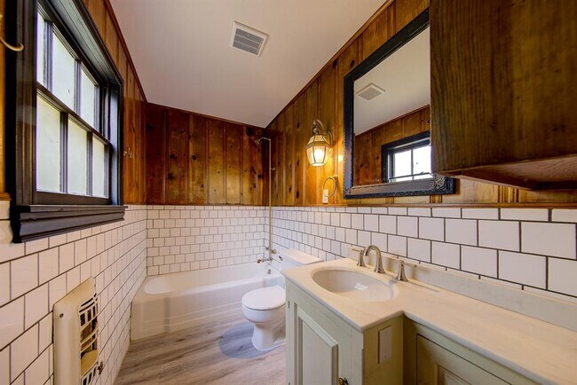 Building Photo - 5233 Brinkman St