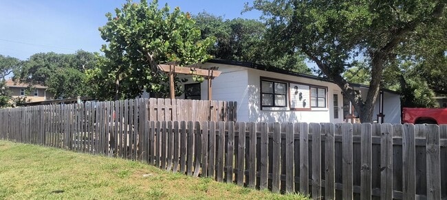 Building Photo - 286 S Orlando Ave