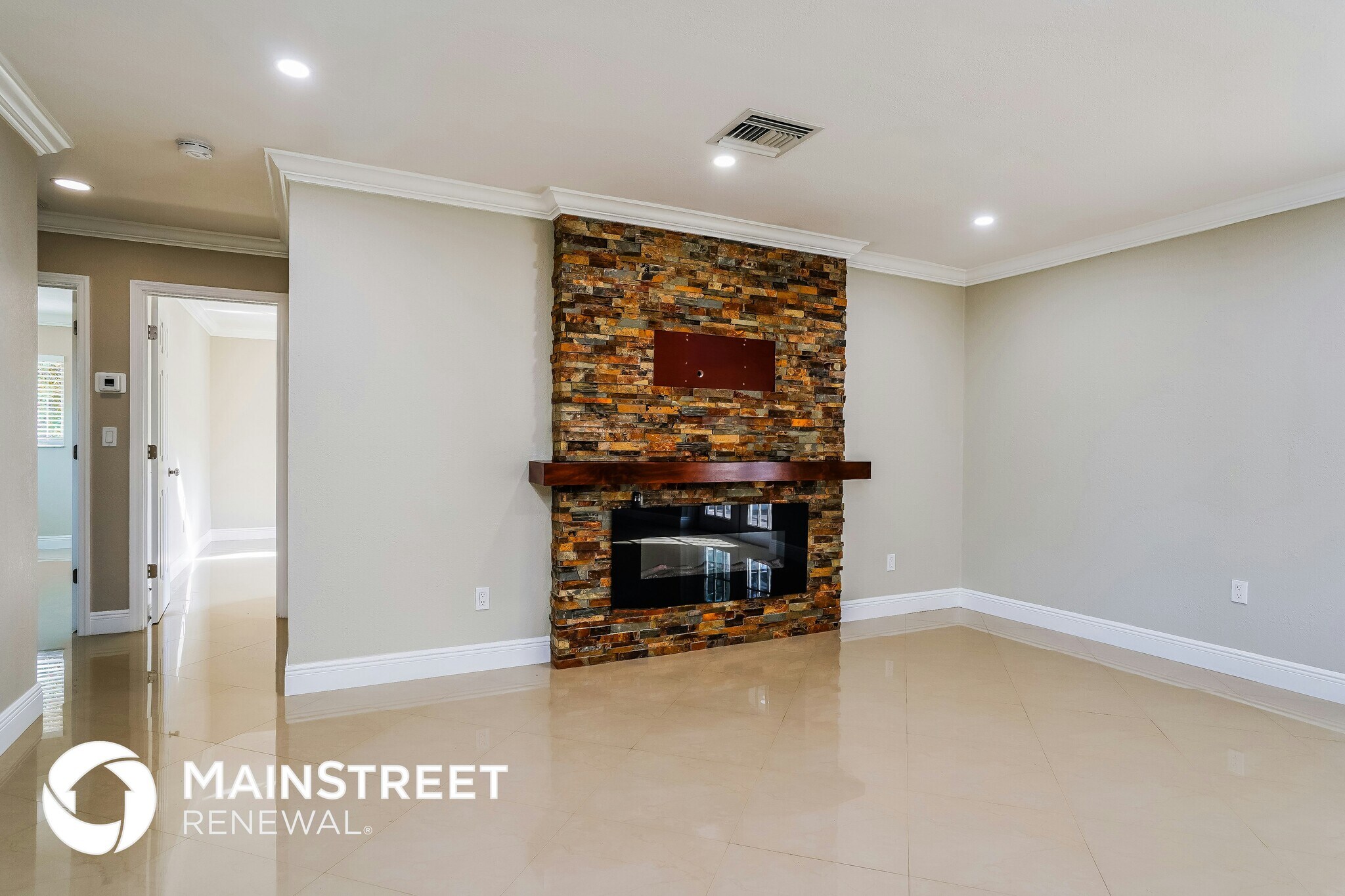 Building Photo - 300 East 10th Street