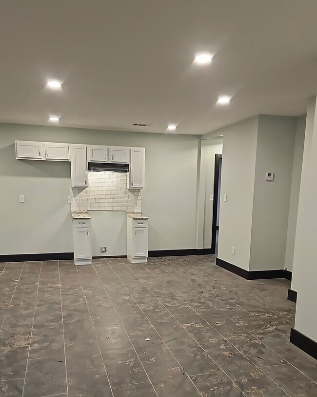 Building Photo - 1697 Baine Ave