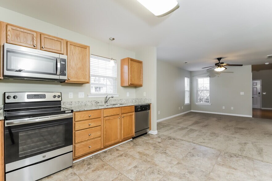 Building Photo - 5798 Misty Hill Cir