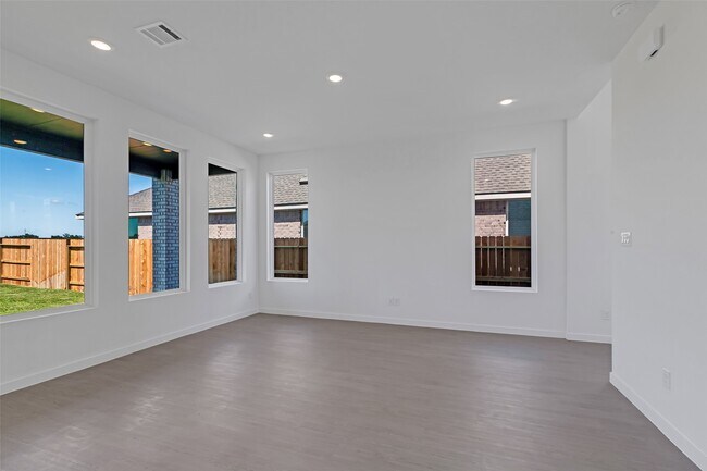Building Photo - 27318 Sweetwater Bay Dr