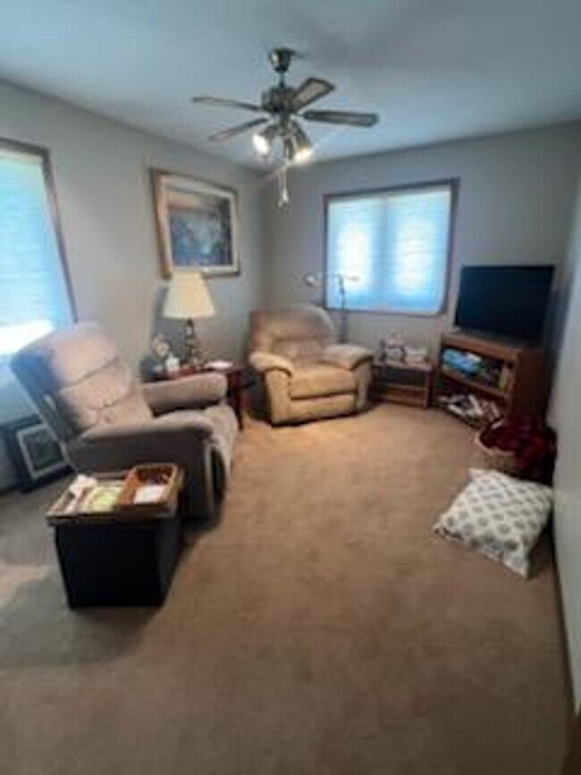 Building Photo - For Rent – 3 Bedroom Home in Sunset Hills, Pella