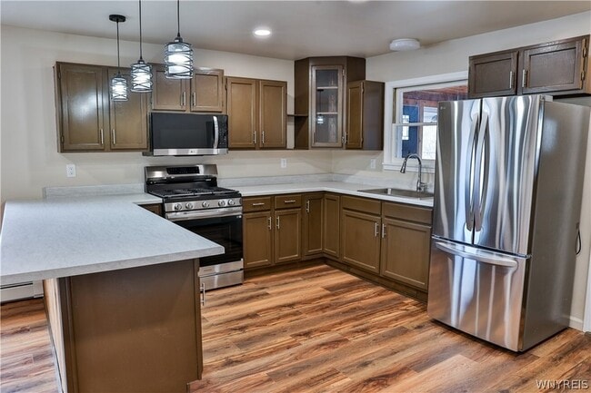 Building Photo - 21 Center St