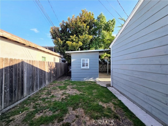 Building Photo - 5589 Lemon Ave