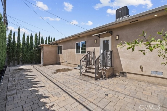 Building Photo - 11250 Saticoy St