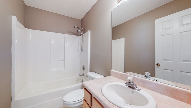Building Photo - 3 Bedroom 2 Bathroom Home - Hope Creek Subdivision - Richmond Hill