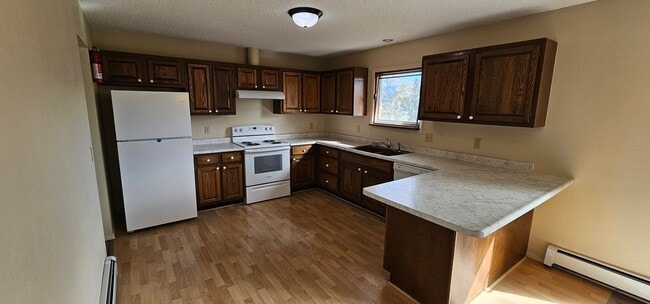 Building Photo - Newly Renovated 3Bed/2Bath Home Now Availa...