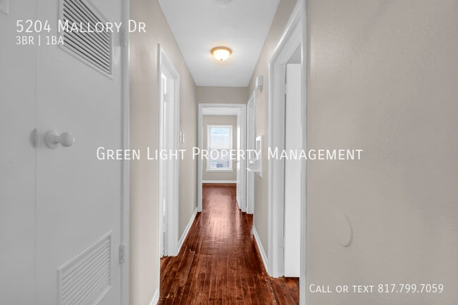 Building Photo - 5204 Mallory Dr