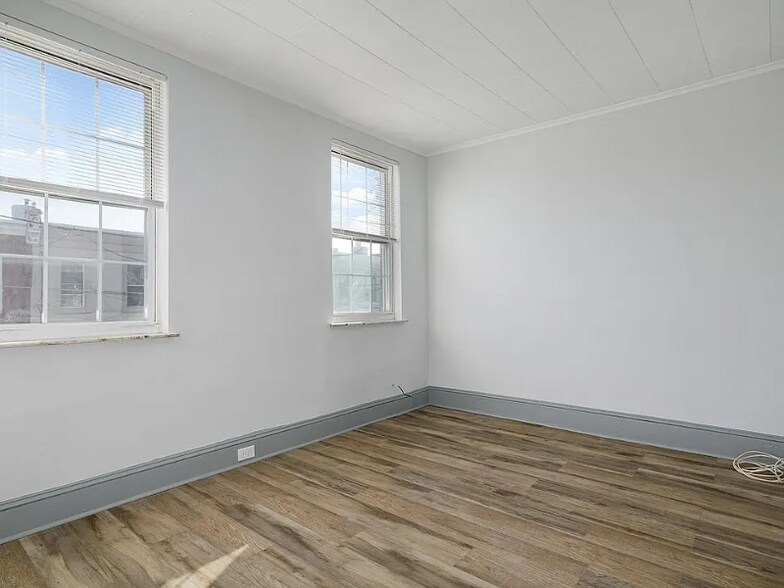 Building Photo - 3194 Almond St