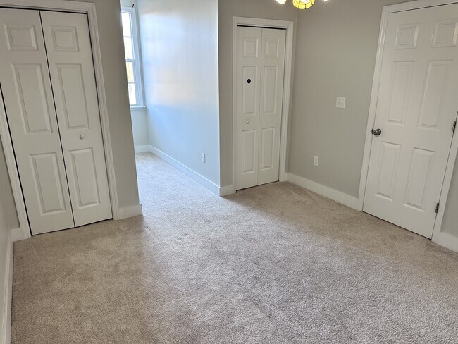 Building Photo - 304 Chisholm Trail