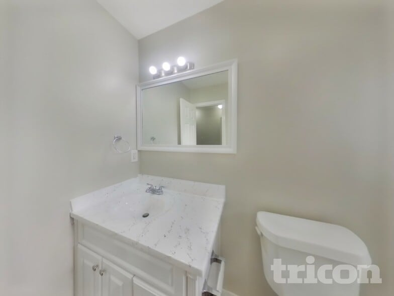 Building Photo - 19902 Burle Oak Dr