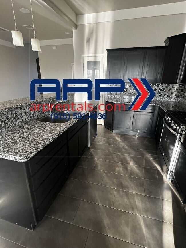 Building Photo - BEAUTIFUL EASTSIDE HOME Open House 09/02/2023 from 1:00pm to  1:30pm