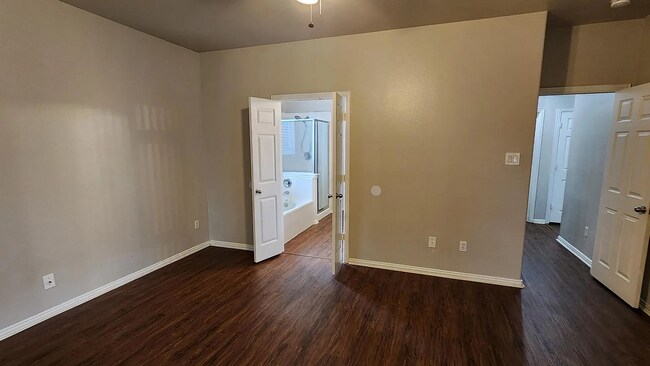 Building Photo - 10014 Cedar Lake Dr