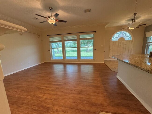 Building Photo - 5822 Pinellas Park Ct