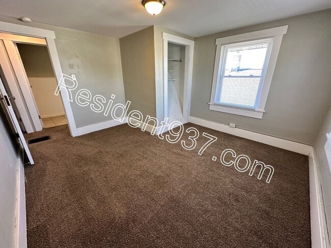 Building Photo - Cozy 3 Bed 1.5 bath