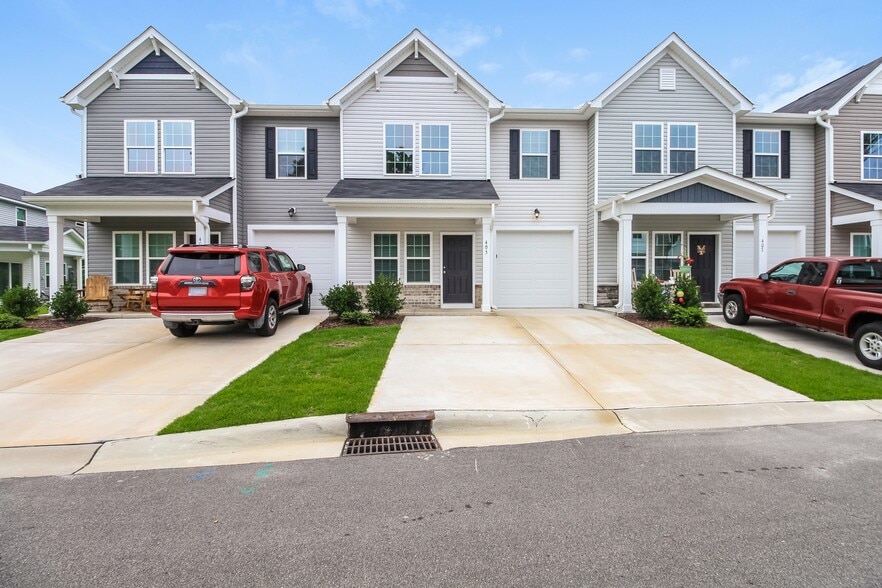 Primary Photo - 405 Trevally Ct