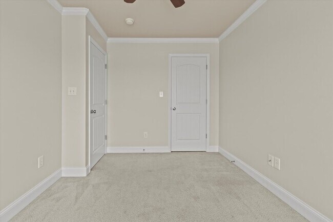 Building Photo - 2525 Millwood Cir SE