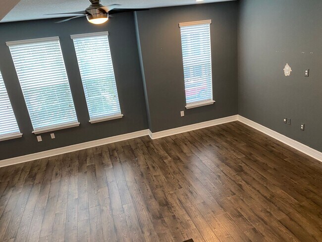 Building Photo - 1061 Clifton Springs Ln