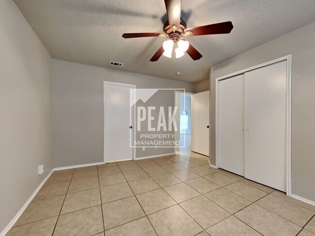 Building Photo - Beautiful Home ready for a June MOVE-IN!