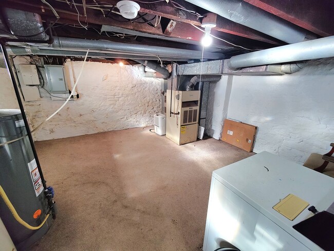 Building Photo - 2423 Wrights Wy