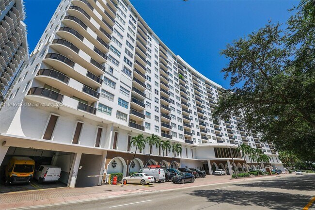 Building Photo - 6039 Collins Ave