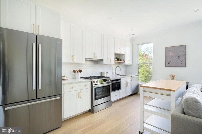 Building Photo - 1317 11th St NW