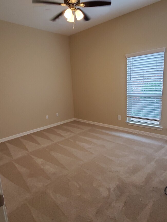 Building Photo - 4424 Windhaven Ln