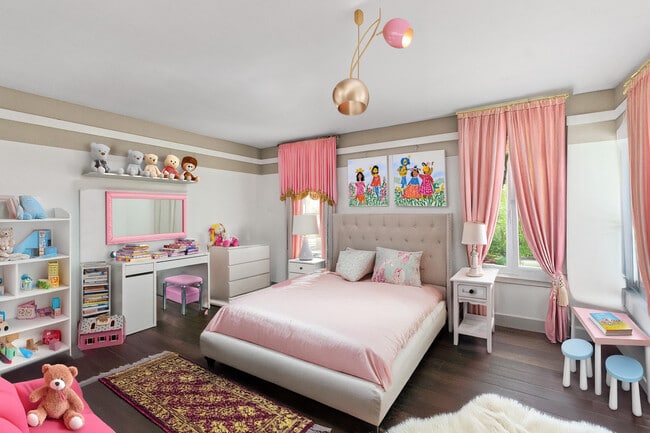 Building Photo - 6106 Royal Poinciana Ln