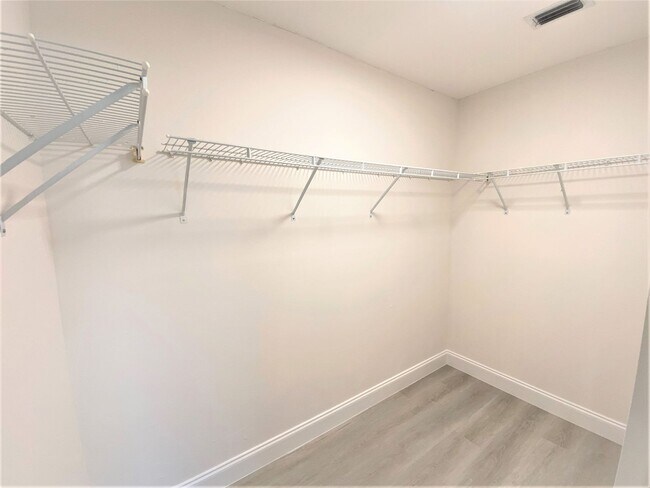 Building Photo - 776 Landover Cir