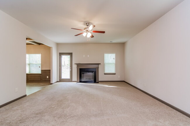 Building Photo - 601 Sweet Ashley Way
