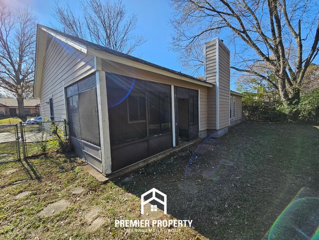 Building Photo - 6386 Midsummer Way